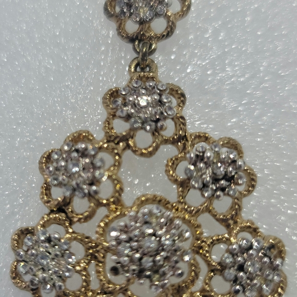 VINTAGE CRYSTAL CHANDELIER EARRINGS - Picture 2 of 8